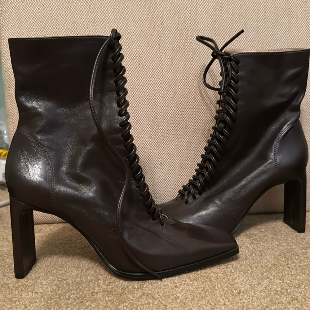 Lace up dark brown pleather heeled boots